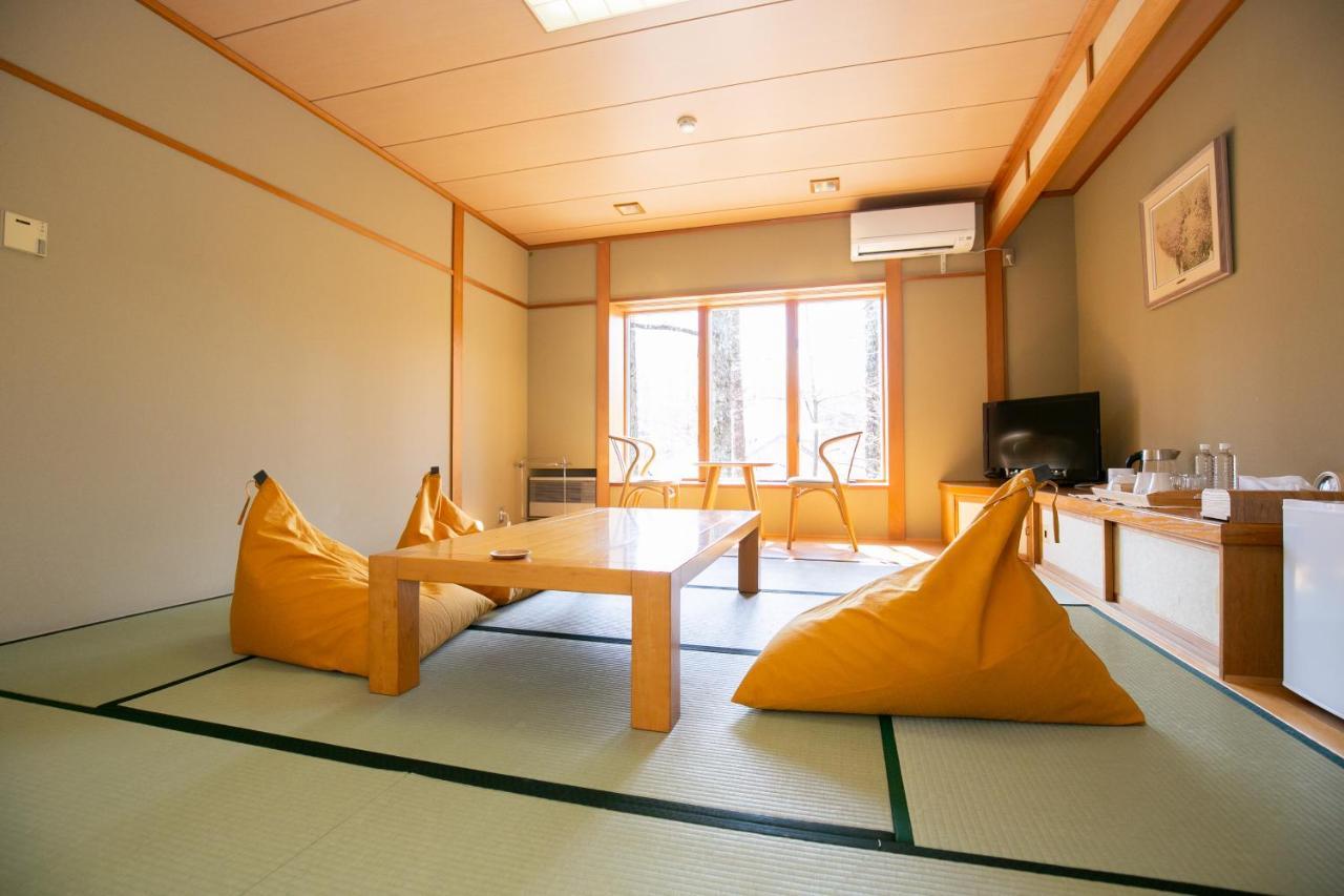 Bed and Breakfast Ryosha Tsukiakari à Yamanakako Extérieur photo